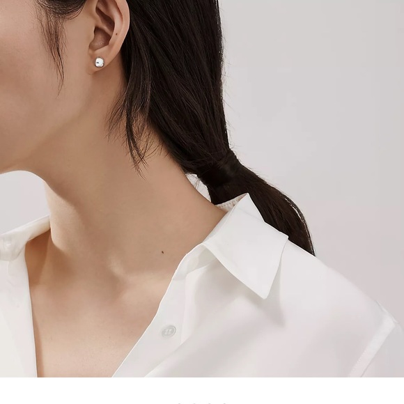 NWT 8MM Tiffany Sterling Silver Earrings - Picture 3 of 4